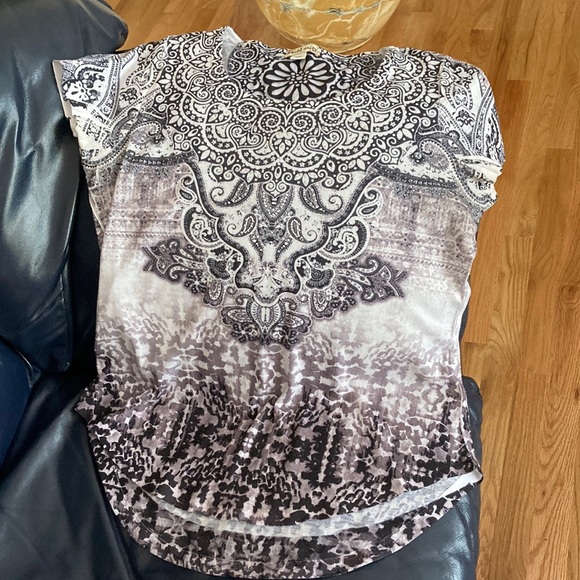 Women’s printed jeweled top - Picture 1 of 5